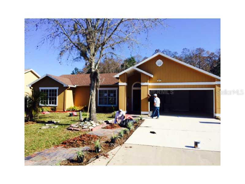 242 Red Maple Dr., Kissimmee, FL 34743