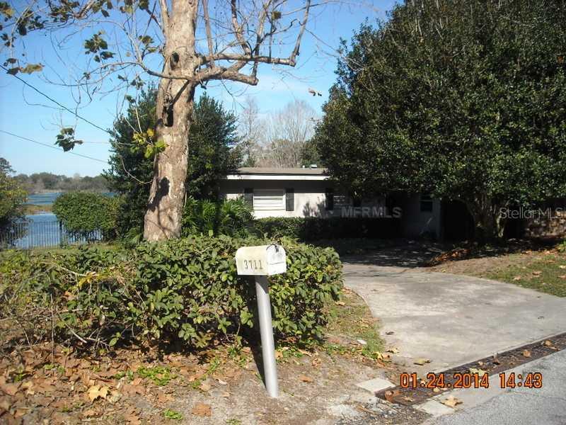 3711 Mirror Lake Dr., Apopka, FL 32703