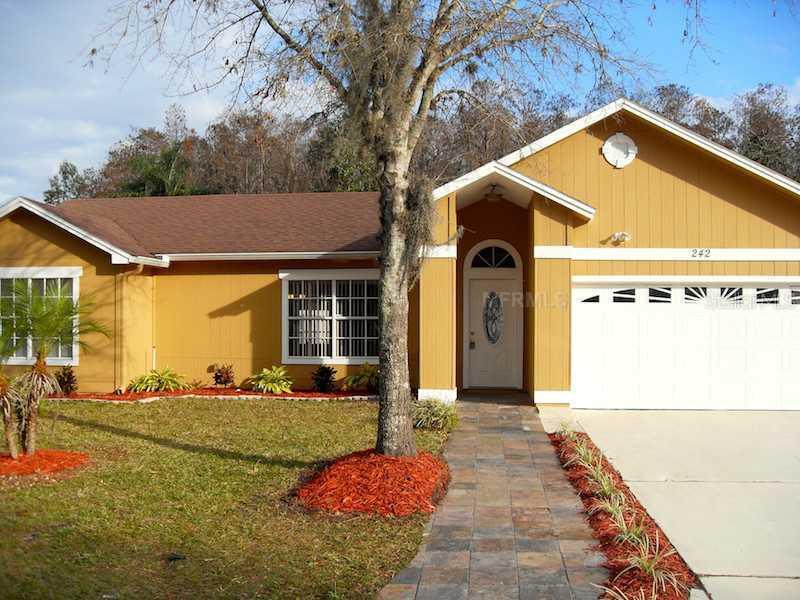 242 Red Maple Dr., Kissimmee, FL 34743