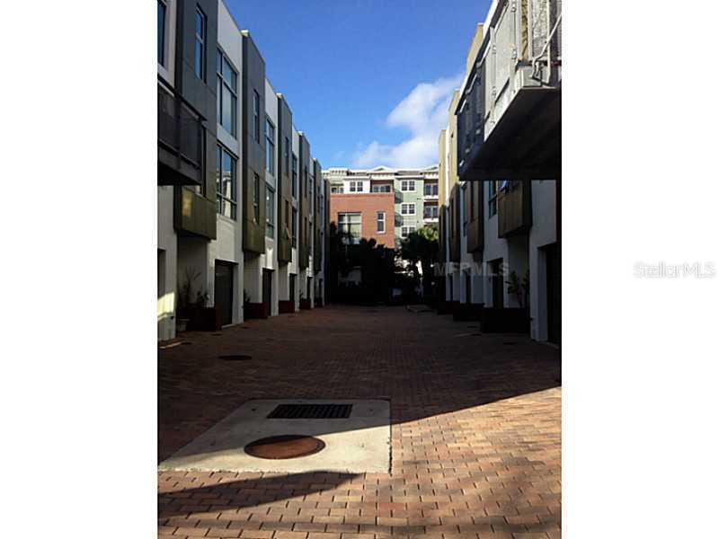 325 5th Ave. #11, St Petersburg, FL 33701