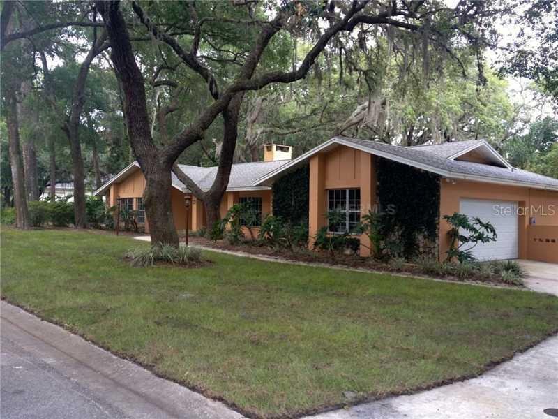1710 Lake Francis Dr., Apopka, FL 32712