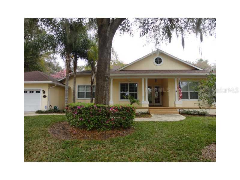 590 Seneca Oaks Cir., Mount Dora, FL 32757