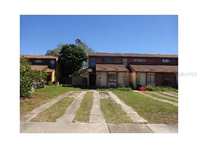 2819 Hunt Club Ln., Orlando, FL 32826