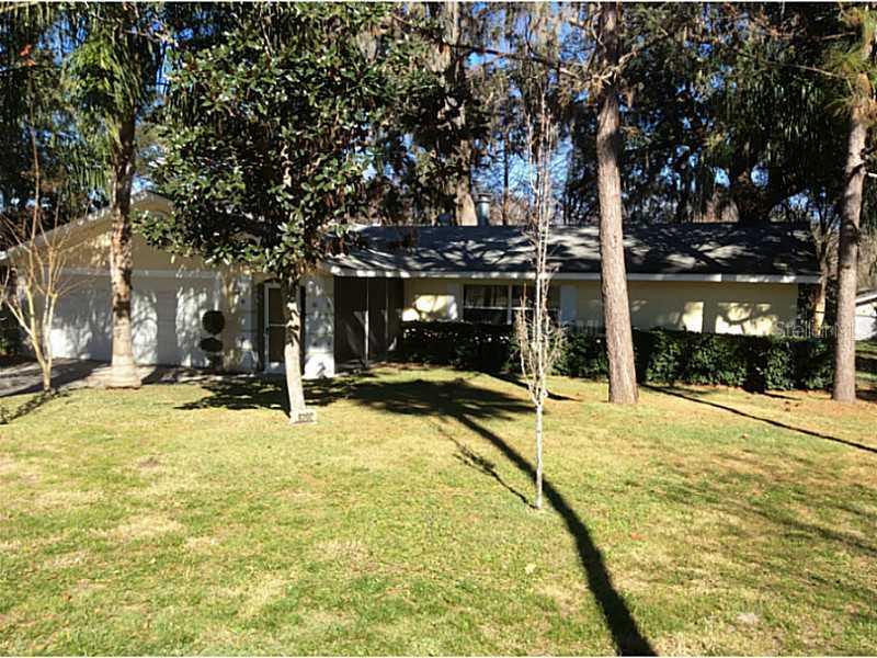 28200 Tammi Dr., Tavares, FL 32778