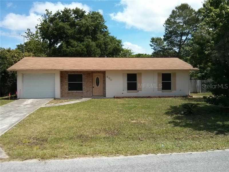 460 Oak Dr., Tavares, FL 32778