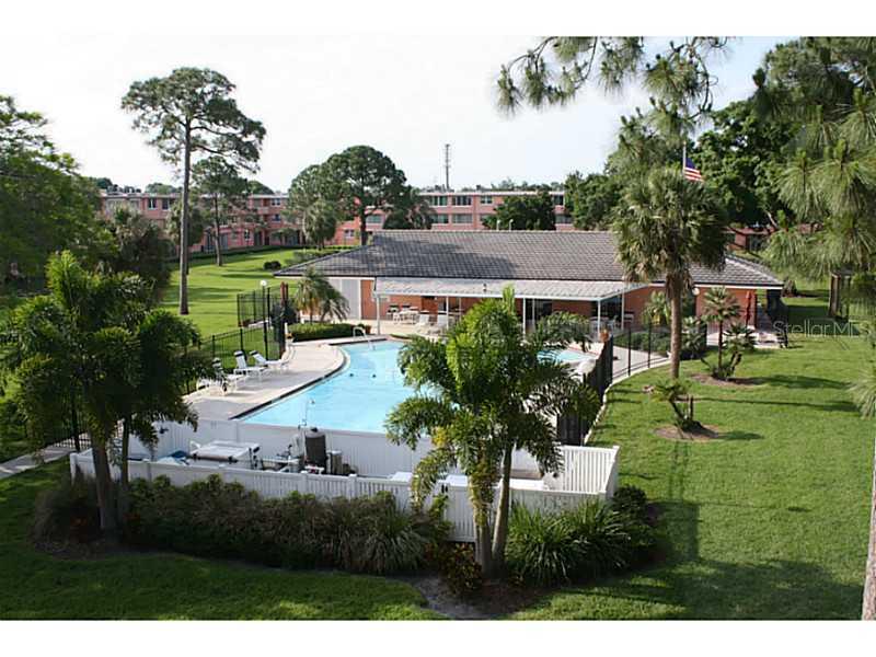 4720 Locust St. #302, St Petersburg, FL 33703