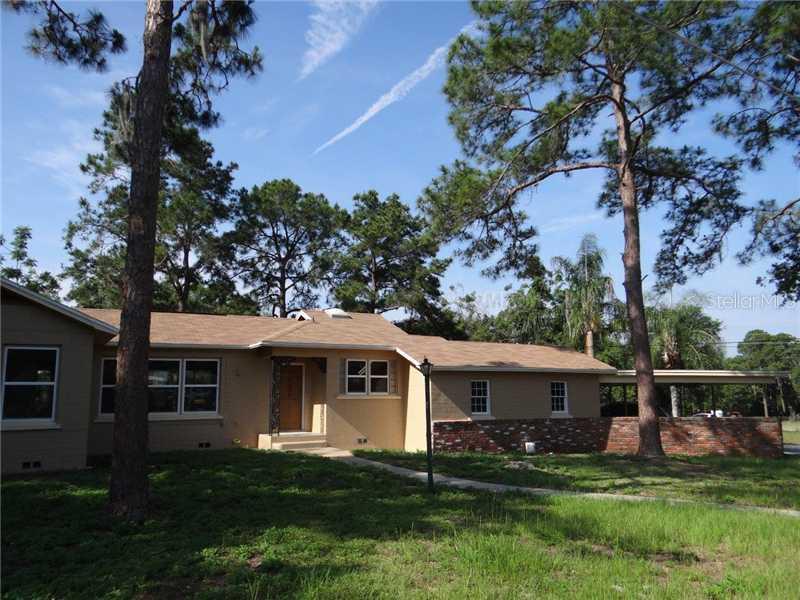 922 E Caroline St., Tavares, FL 32778