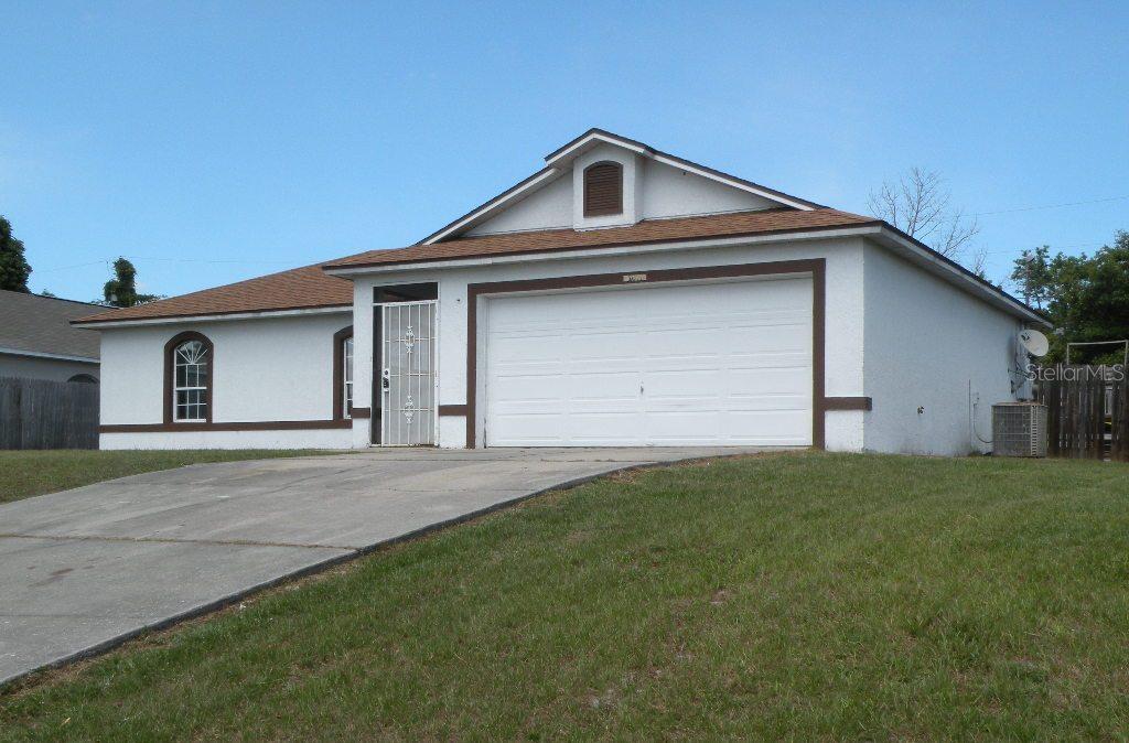 1049 W Hancock Dr., Deltona, FL 32725