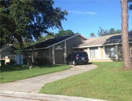 2 Trophy Ln., Kissimmee, FL 34759