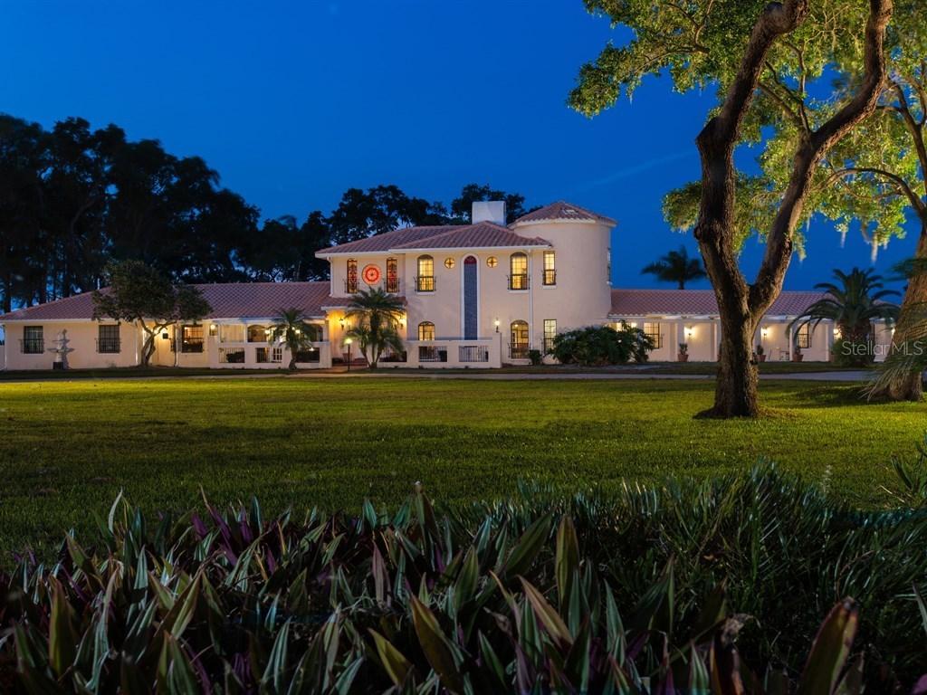 16001 Acorn Cir., Tavares, FL 32778