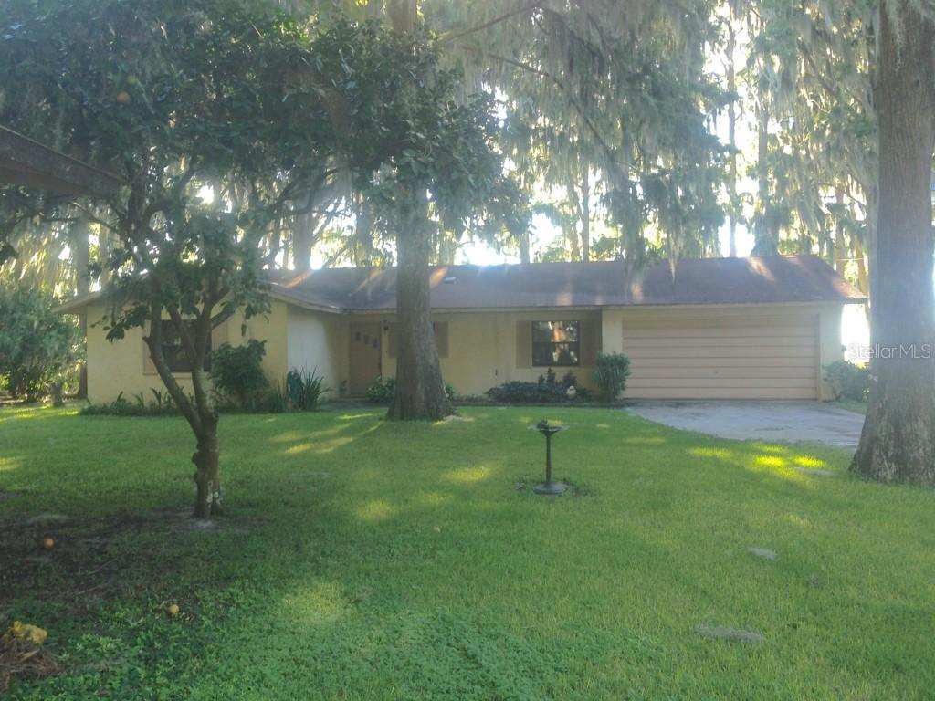 30931 Sunset Dr., Tavares, FL 32778