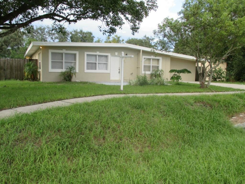 301 Center St., Chuluota, FL 32766