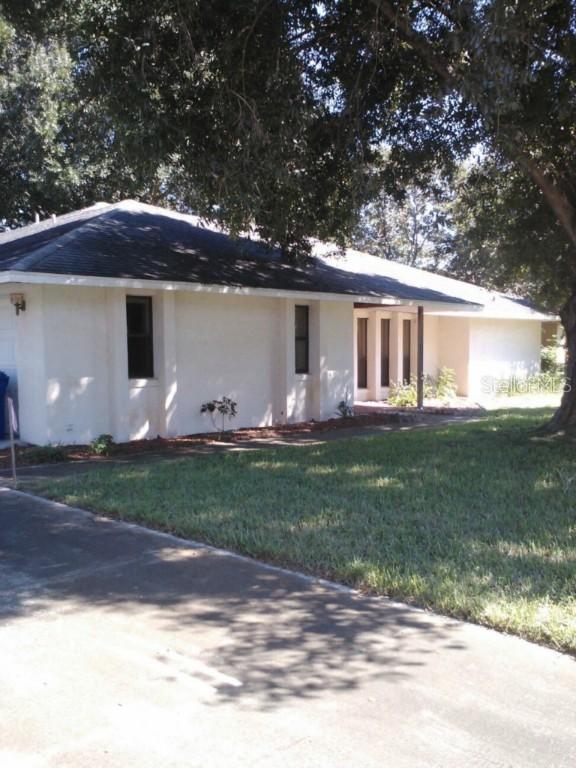 2008 Amesbury Dr., Auburndale, FL 33823