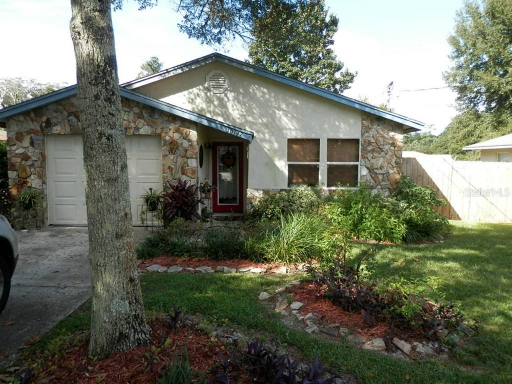 30147 Palm Ave., Sorrento, FL 32776