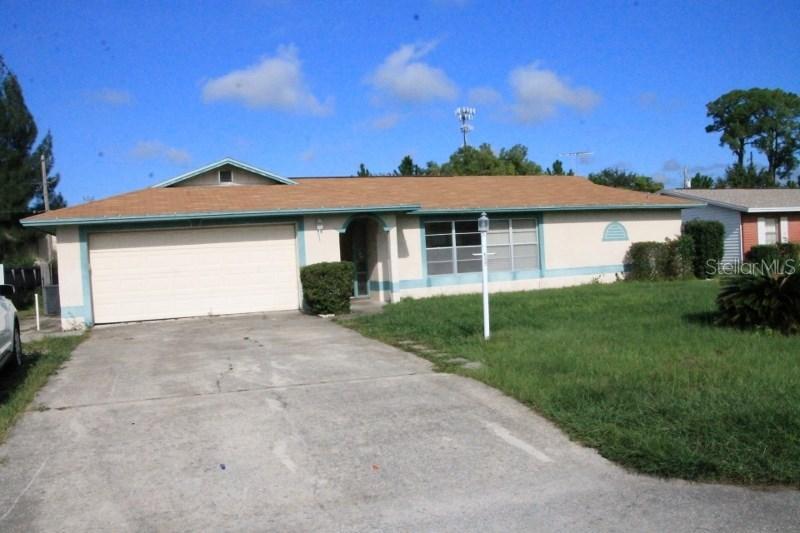 1006 W Embassy Dr., Deltona, FL 32725