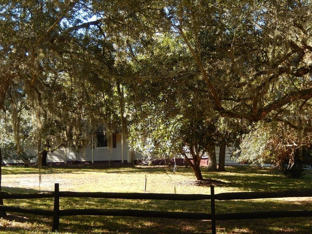 266 Clearview Rd., Chuluota, FL 32766