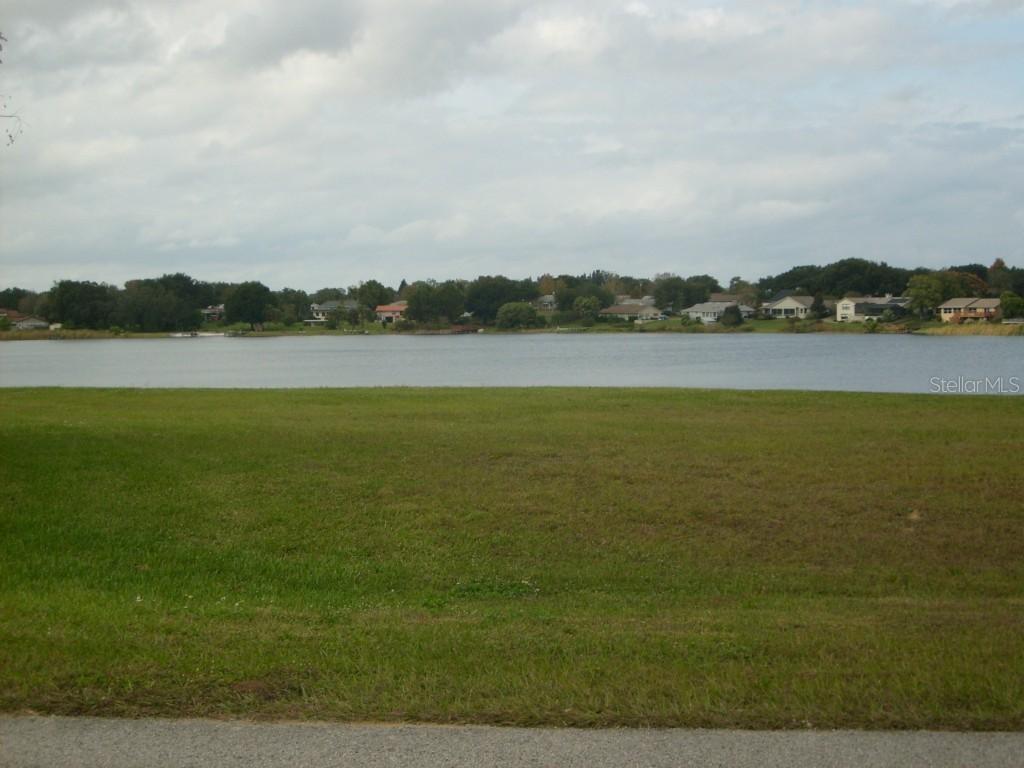 Oak View Dr, Tavares, FL 32778