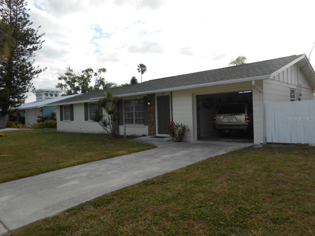 525 70th St., Holmes Beach, FL 34217