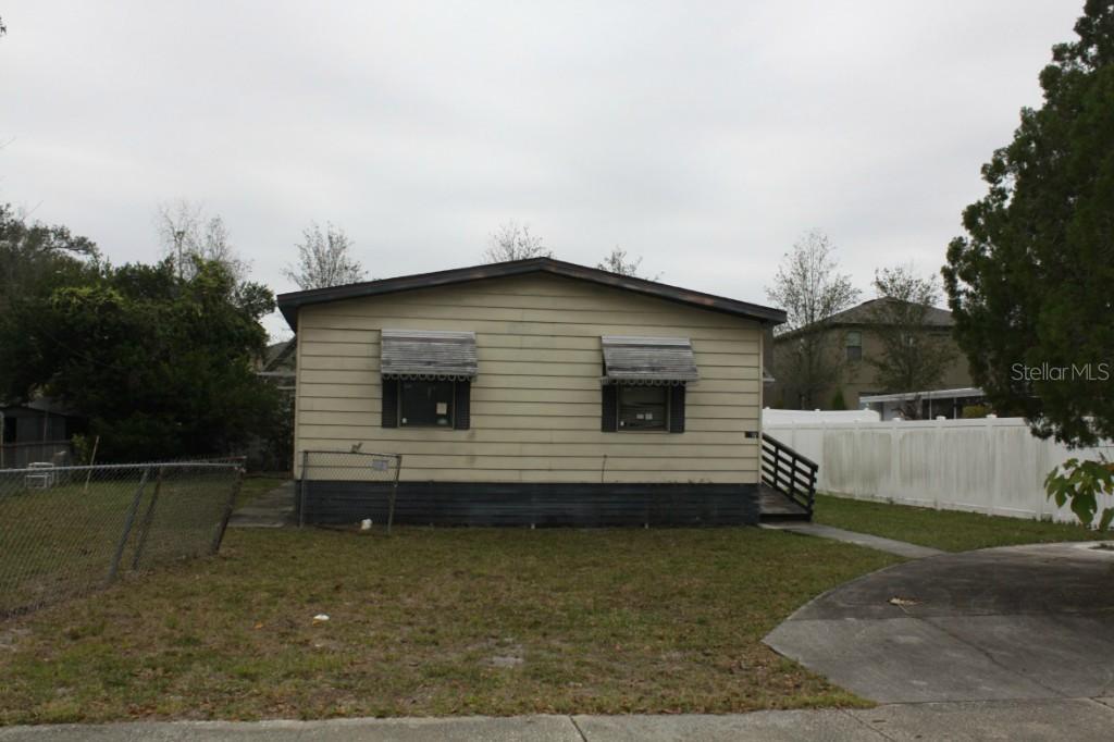 1706 Holliday Dr., Casselberry, FL 32707