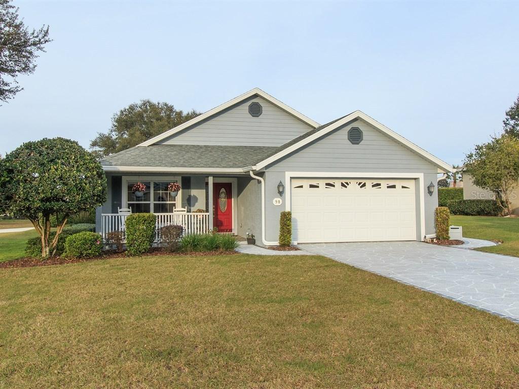 98 Twin Lake Cir., Umatilla, FL 32784