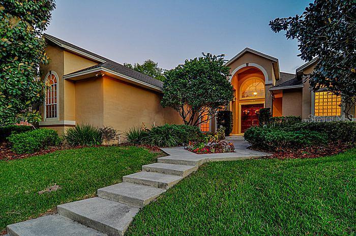 437 W Palm Valley Dr., Oviedo, FL 32765