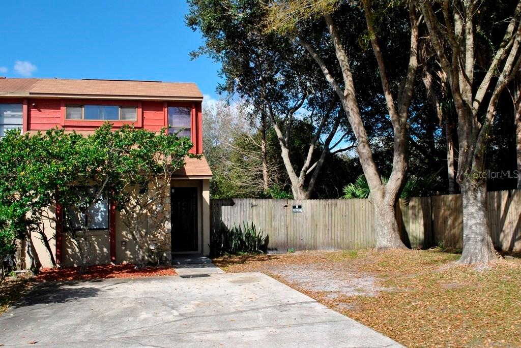 2833 Hunt Club Ln., Orlando, FL 32826