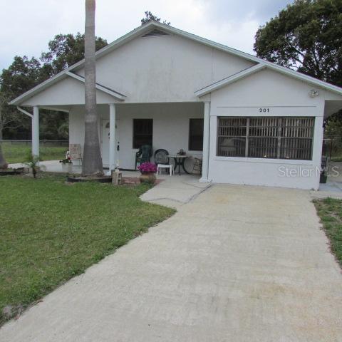 301 1st St., Chuluota, FL 32766