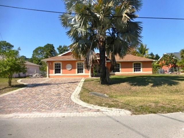 2379 54th Ter., Naples, FL 34116