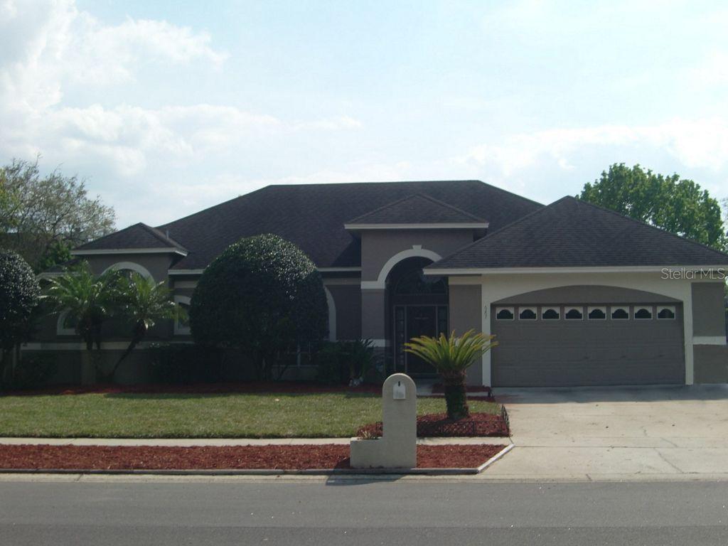 687 W Artesia St., Oviedo, FL 32765