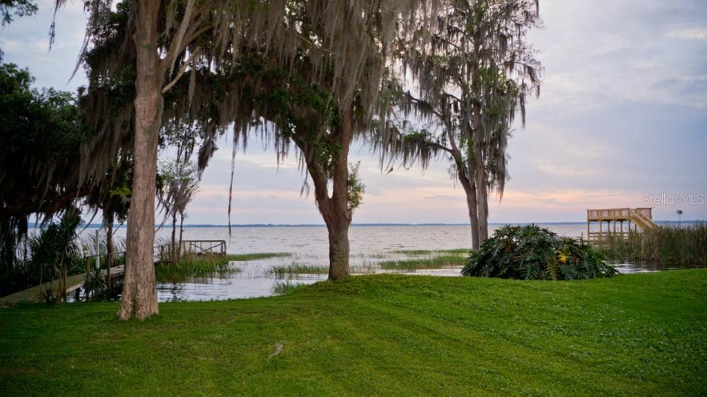 22 Cypress Dr., Eustis, FL 32726