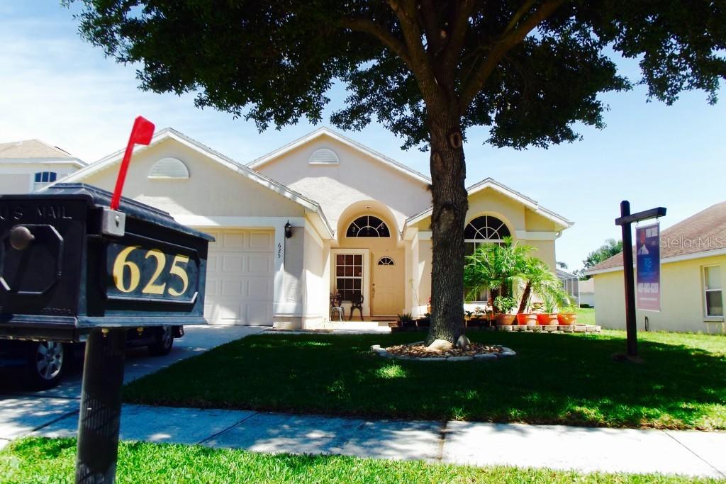 625 Oxford Dr., Davenport, FL 33897