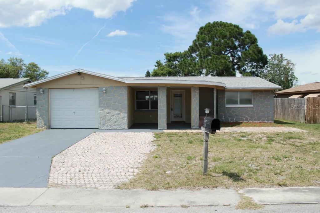 3339 Hoover Dr., Holiday, FL 34691