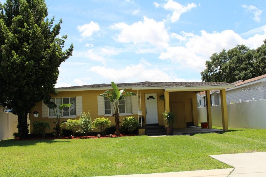 990 Locust Ave., Orlando, FL 32809