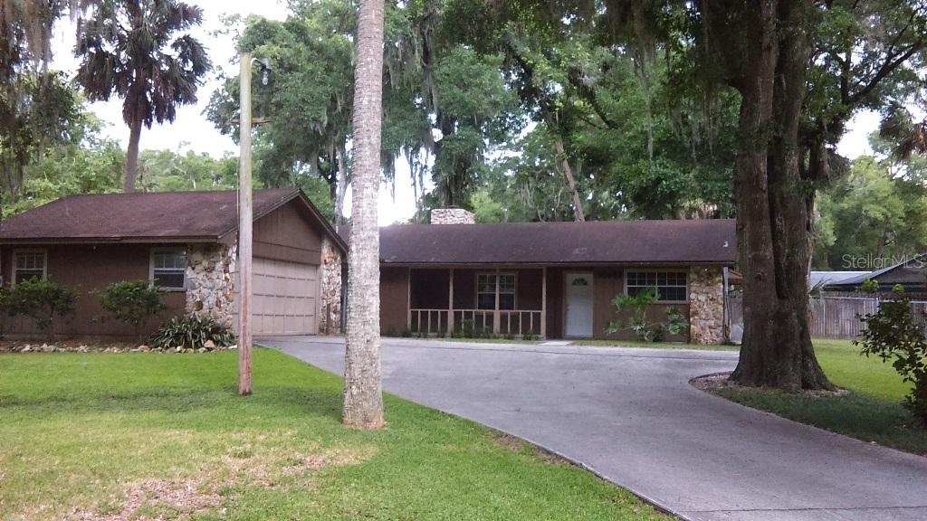 31051 Deal Dr., Sorrento, FL 32776