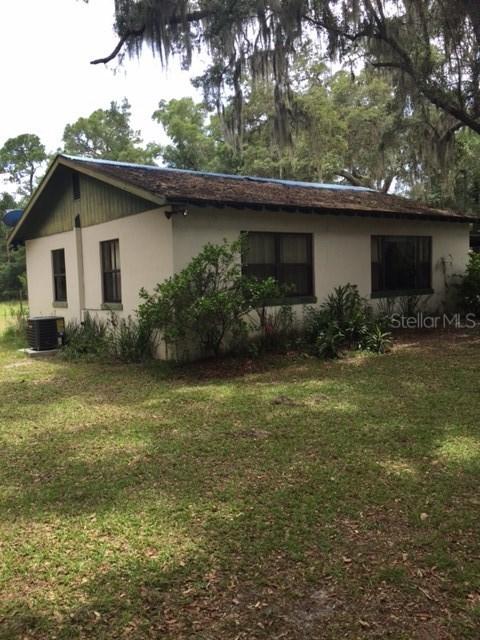 705 Lake Harney Rd., Geneva, FL 32732