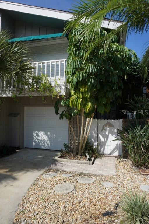 160 Breezeway Ct., New Smyrna Beach, FL 32169