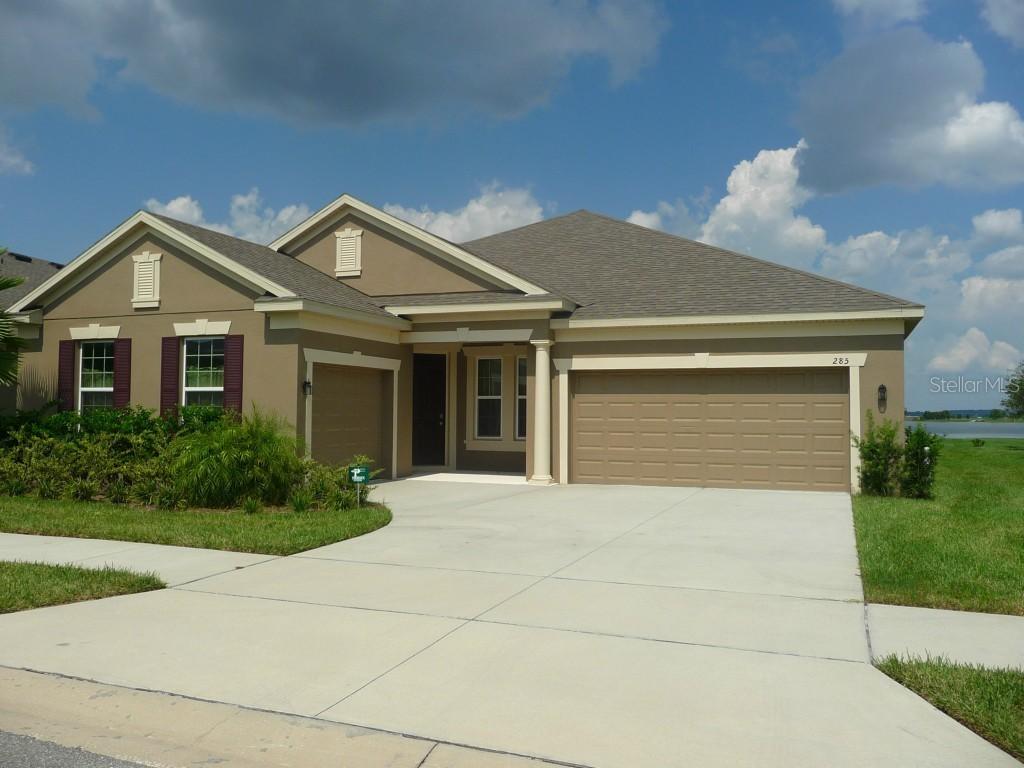 285 Blue Cypress Dr., Groveland, FL 34736