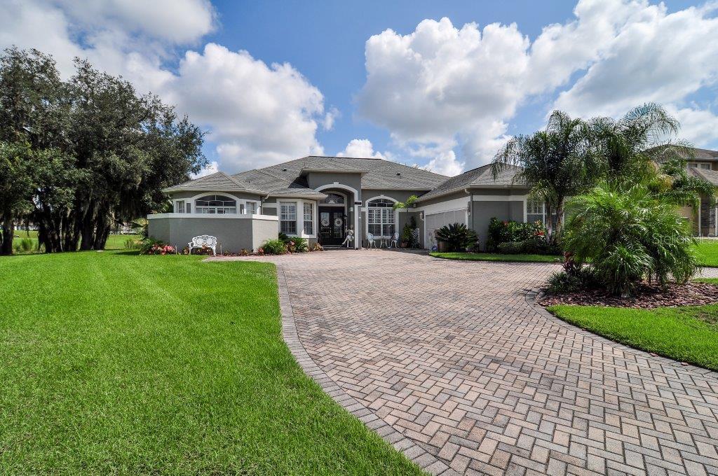 24101 N Rialto Way, Sorrento, FL 32776