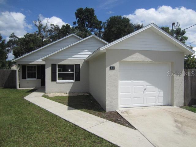 818 N Rockingham Ave., Tavares, FL 32778