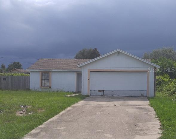 2598 Ainsworth Ave., Deltona, FL 32738