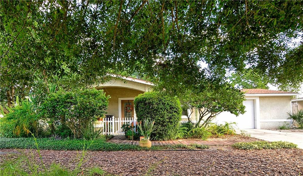 1233 W Embassy Dr., Deltona, FL 32725