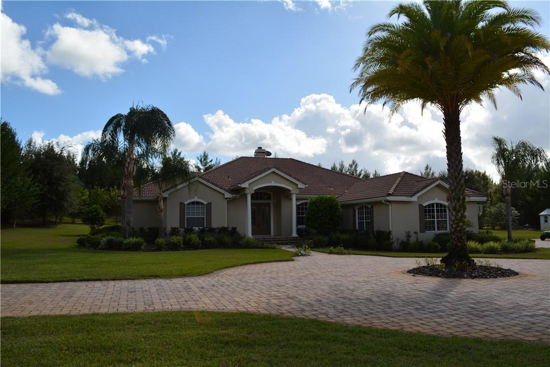 1607 Onondaga Dr., Geneva, FL 32732