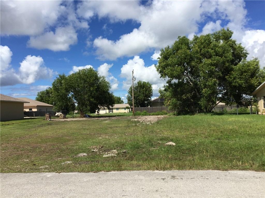 1827 SW 40th Ter., Cape Coral, FL 33914