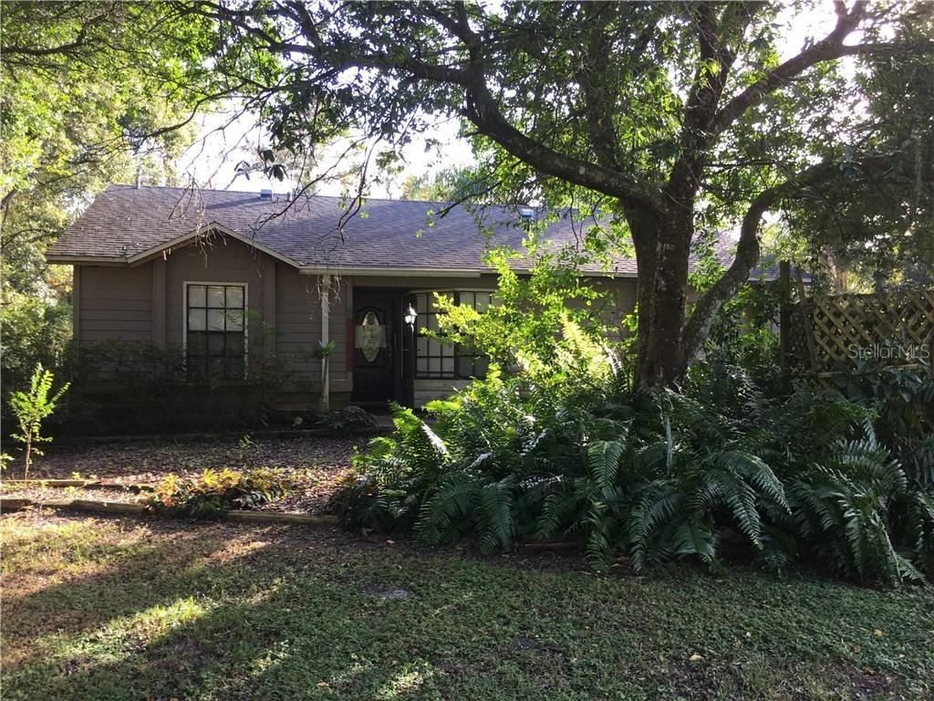 921 Pine St., Oviedo, FL 32765