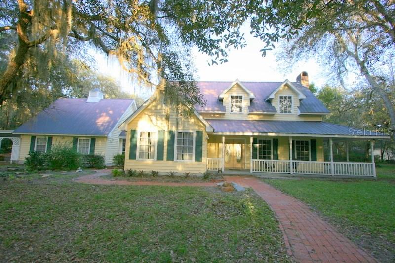 864 Snow Queen Dr., Chuluota, FL 32766