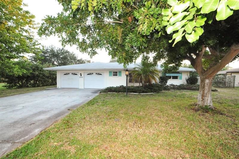 2011 83rd St., Bradenton, FL 34209