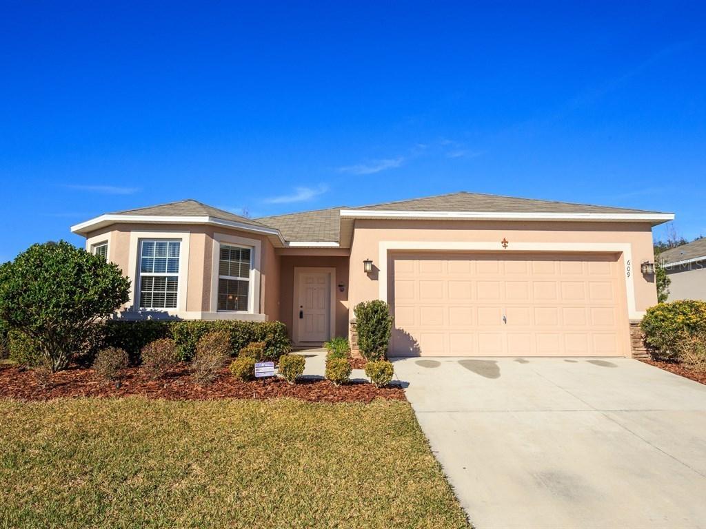 609 Neptune Dr., Groveland, FL 34736