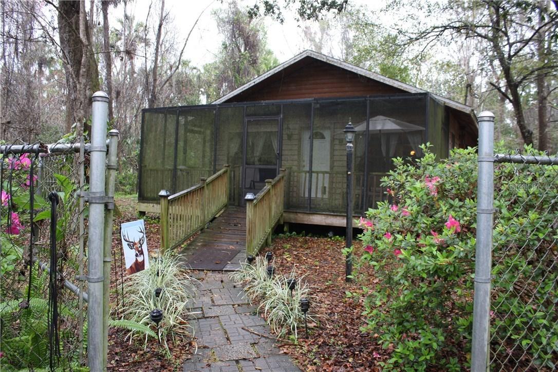 3056 Howard Ave., Oviedo, FL 32765