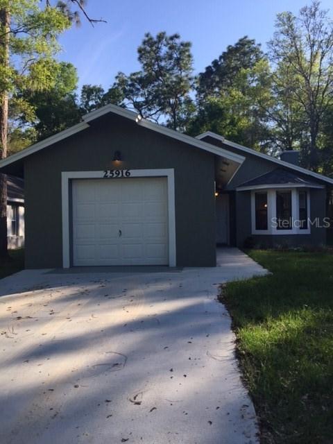 25916 Eufaula Way, Sorrento, FL 32776