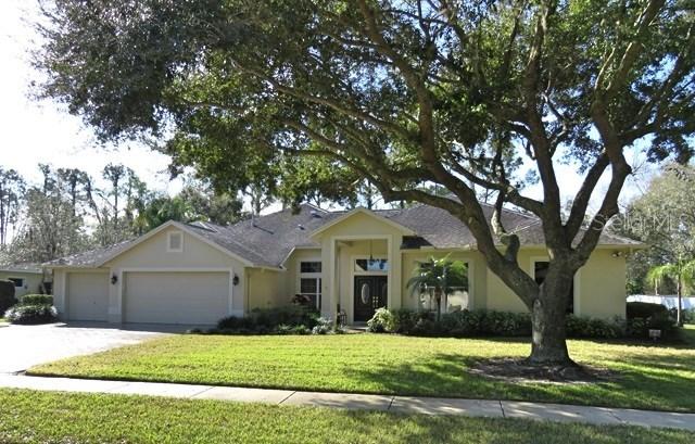 1020 Lake Cooper Dr., Lutz, FL 33548